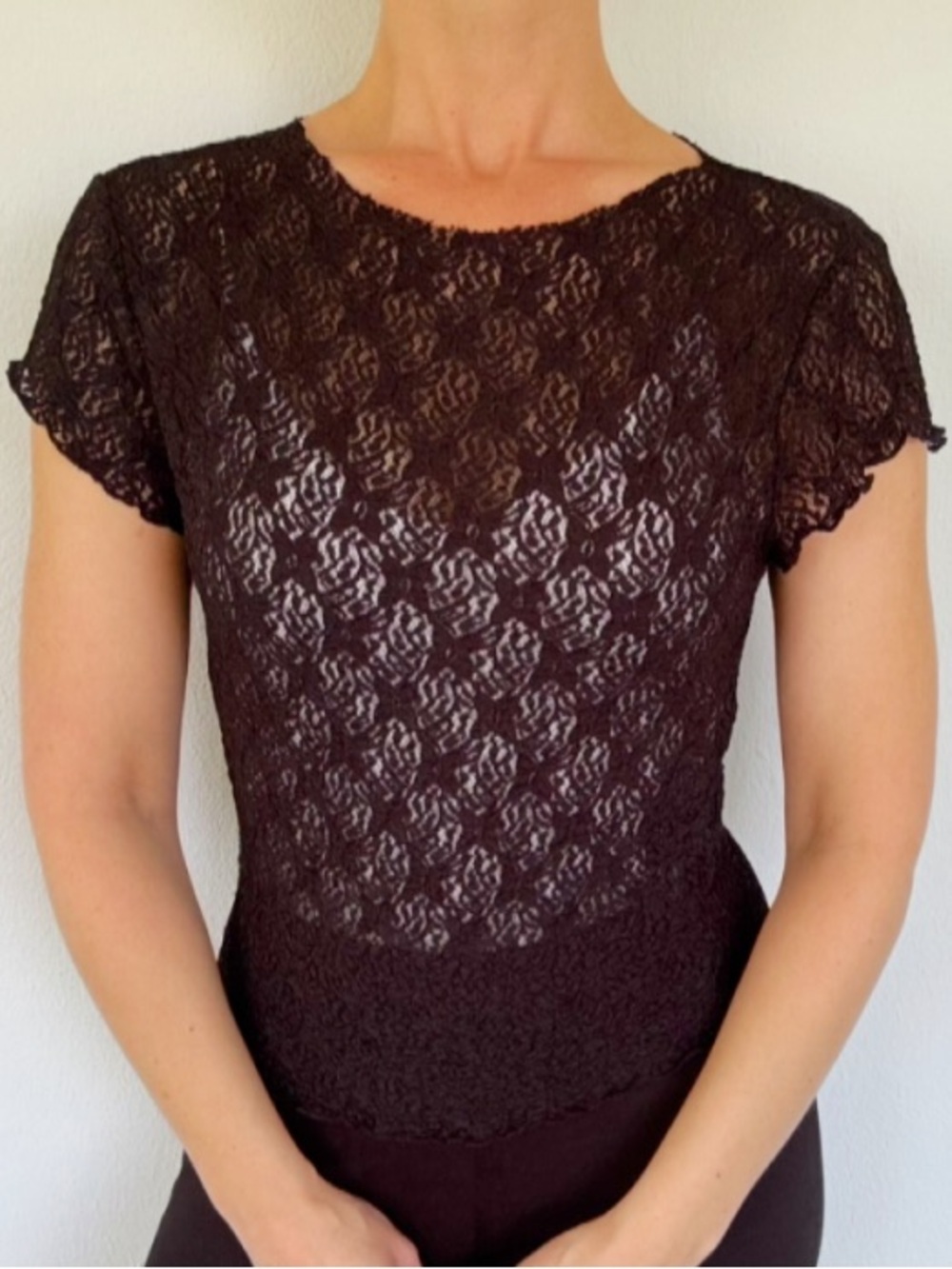 H&M black sheer lace lettuce trim short sleeve bodycon stretch top size small